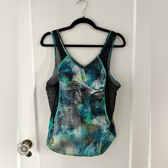 Lululemon 2016 SeaWheeze Limited Edition Tank – Size Unknown (P2P ~17.5”) - Picture 1 of 3